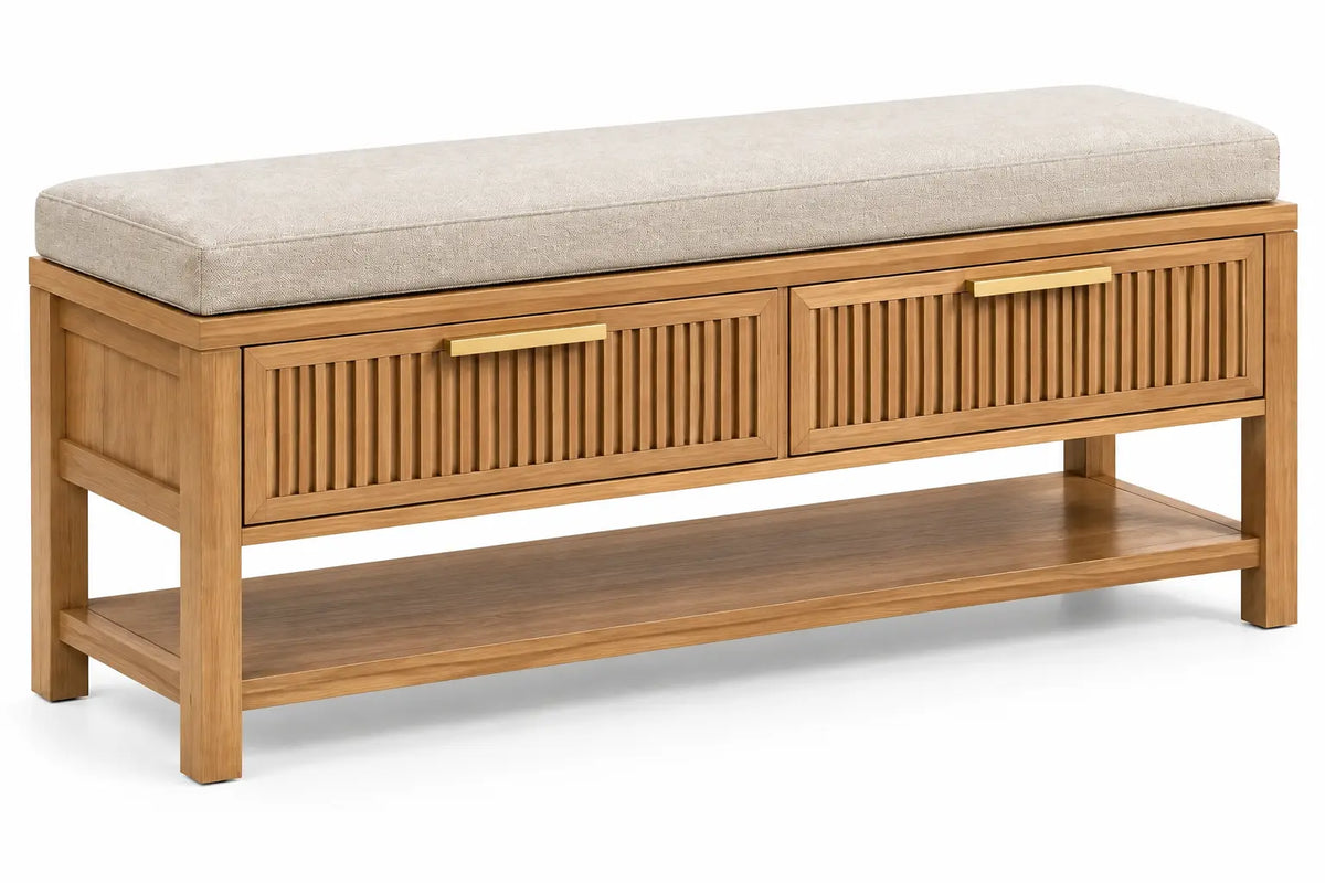 Banc beige avec coussin clair, deux tiroirs striés et tablette basse